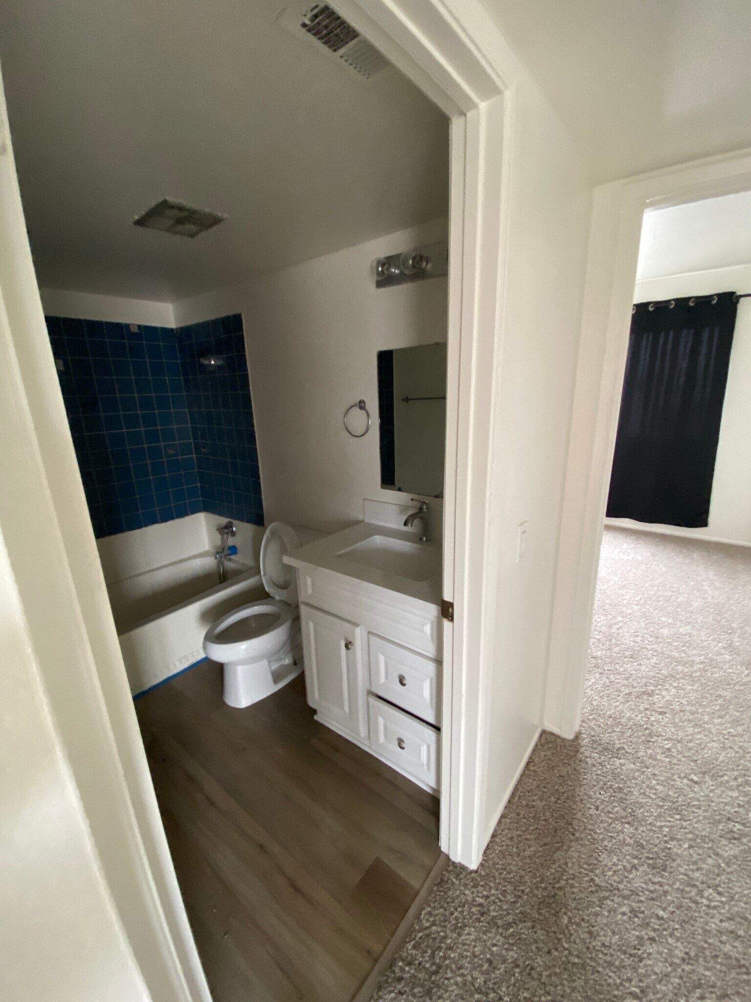 Building Photo - 18881 Valley Cir