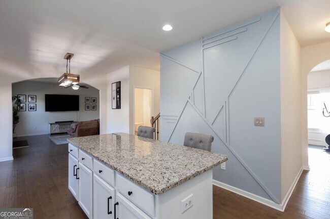 Building Photo - 7999 Dawson Ln