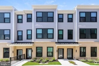 Building Photo - 405 Reading Ct