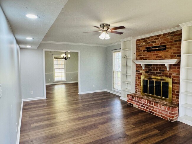 Building Photo - Dreamy 3-Bedroom