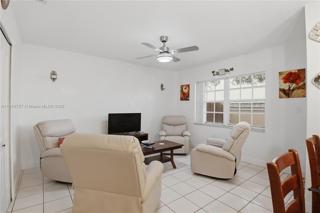 Building Photo - 7141 SW 158th Ct