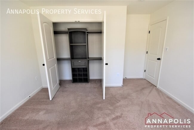Building Photo - 917 St Martins Loop