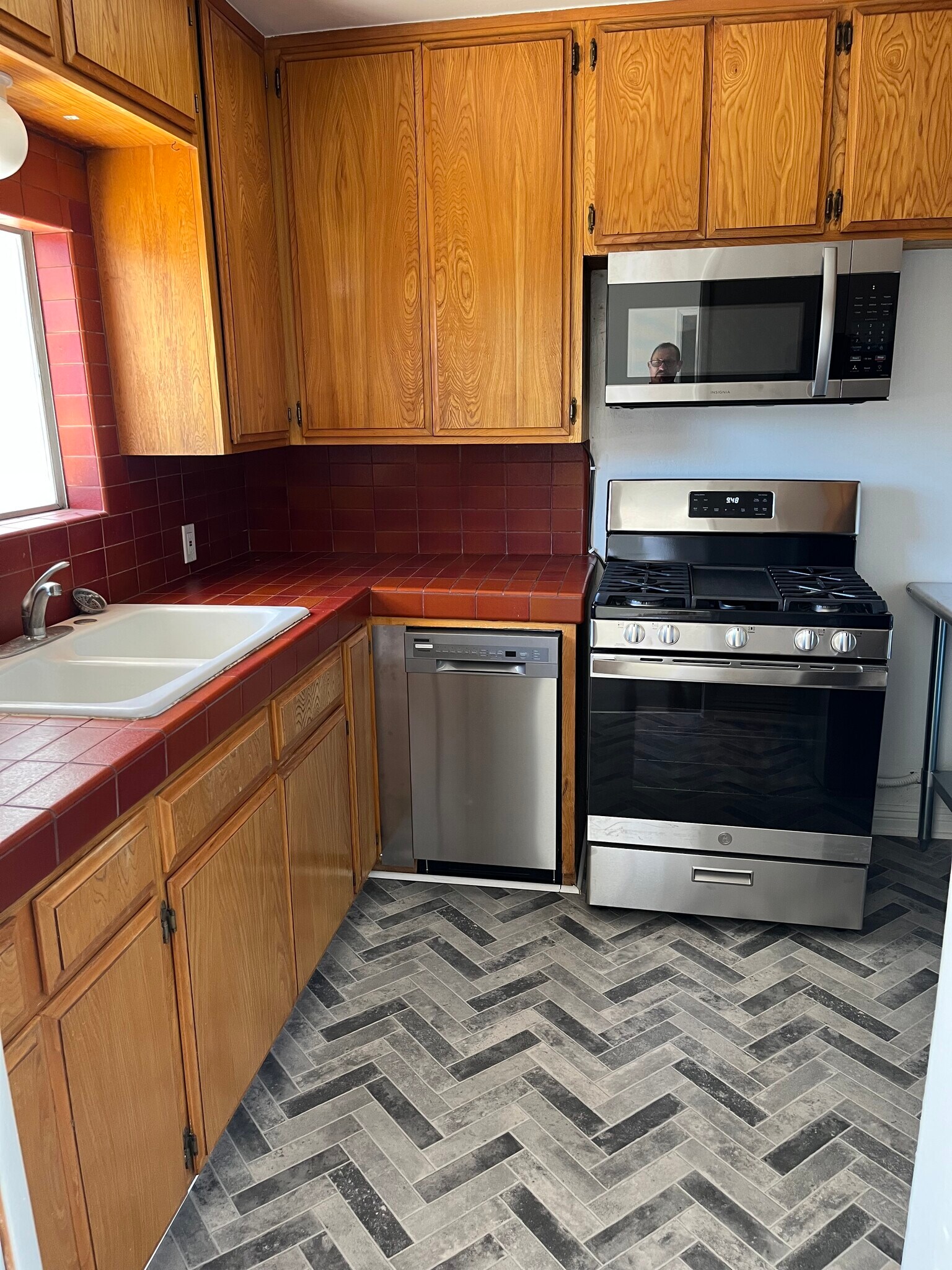 Building Photo - 13744 Burbank Blvd