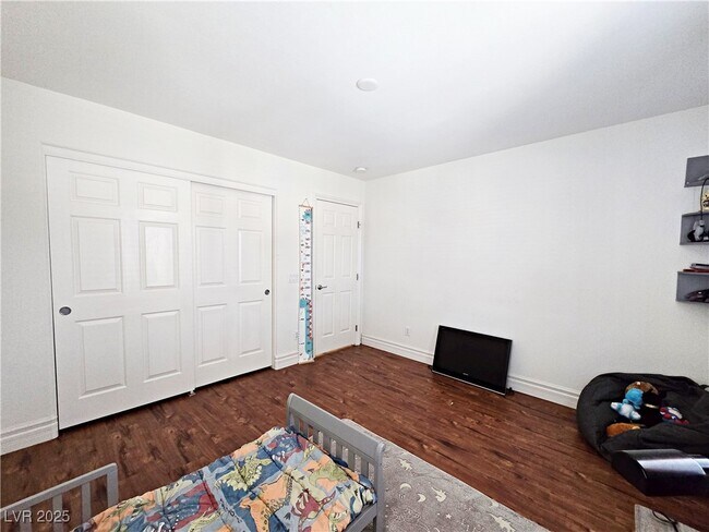 Building Photo - 125 Short Ruff Way