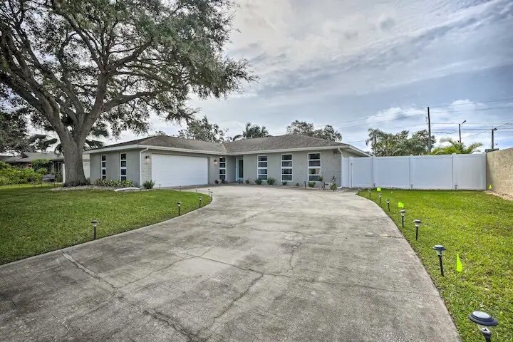 Building Photo - 2 Booth Blvd