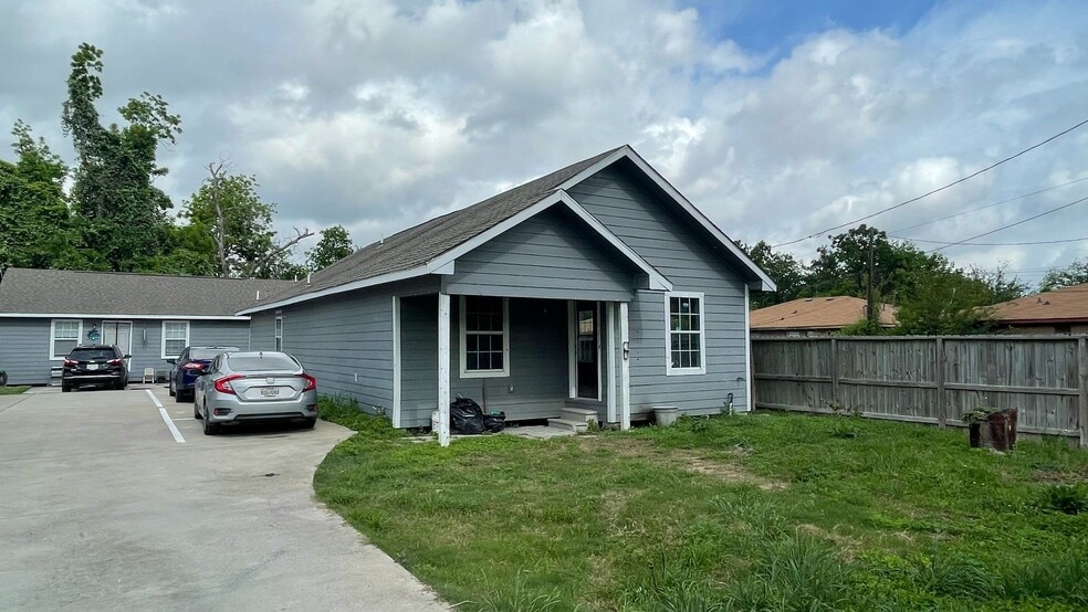 Primary Photo - 3821 Wipprecht St