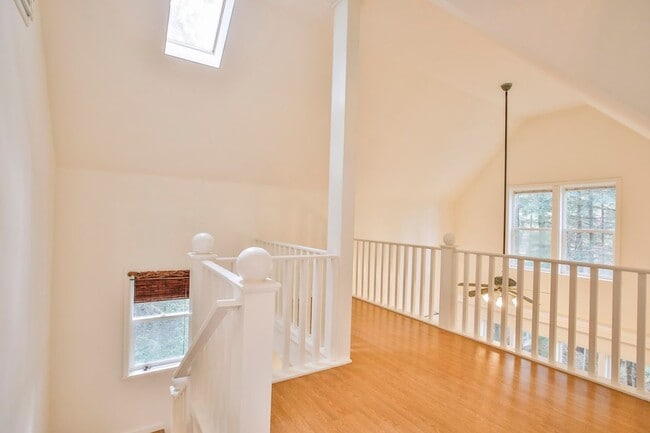 Building Photo - Gorgeous Coupeville Home is Ready for a New Tenant!!!