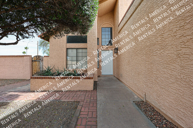 Building Photo - 967 E Rockwell Dr