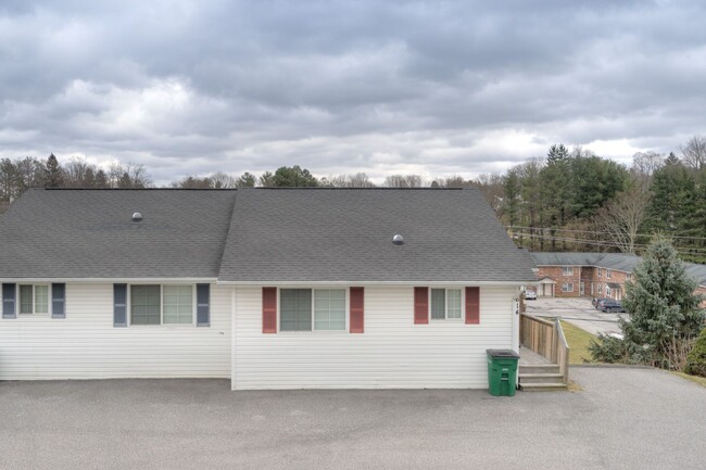 Building Photo - Hillcrest - 612/614