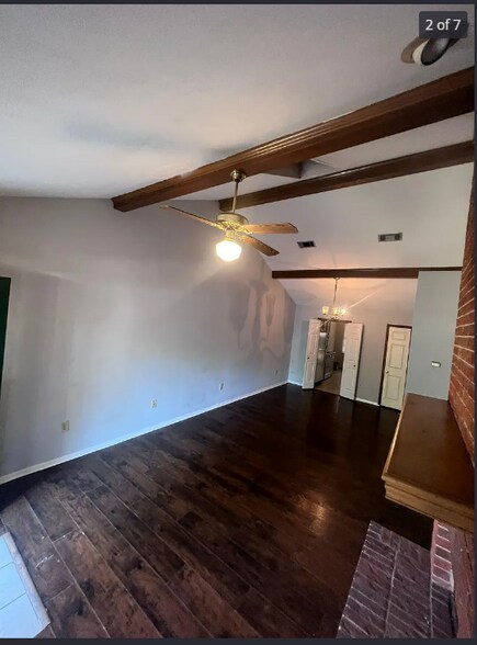 Building Photo - 26 Meadowoods Pl