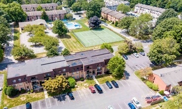 Building Photo - Private 2 Bedroom 1 Bath Condo in Goshen V...
