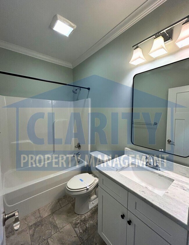 Building Photo - Single-level two bedroom townhome!
