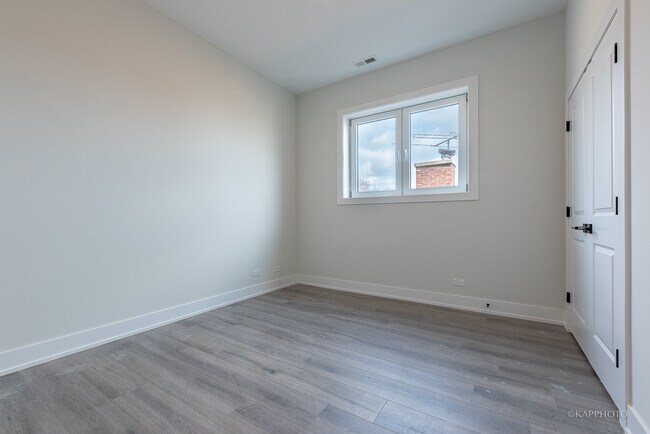 Building Photo - 4021 N Keystone Ave