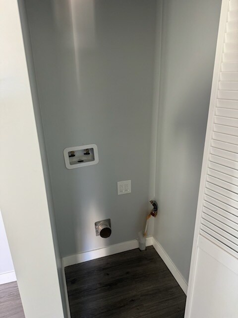 Washer dryer hookups - 2314 Hudspeth St