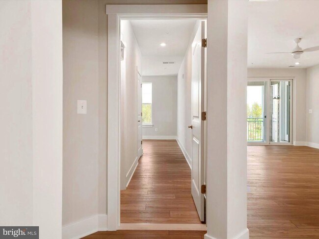 Building Photo - 170 Harrier Wy