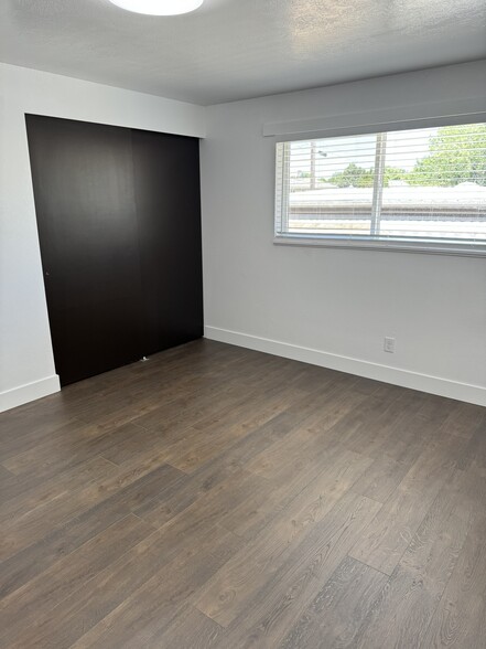 Building Photo - 78 W 990 S
