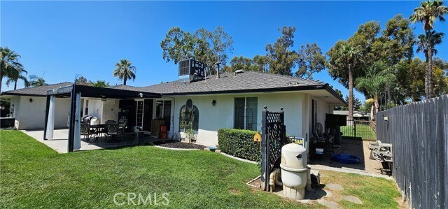 Building Photo - 3037 Valencia Ave