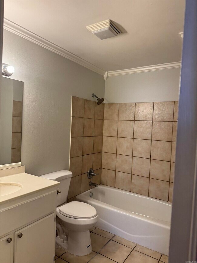 Building Photo - 301 Kings Row Dr