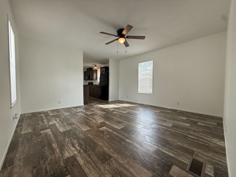 Building Photo - 11719 Cascade Cir