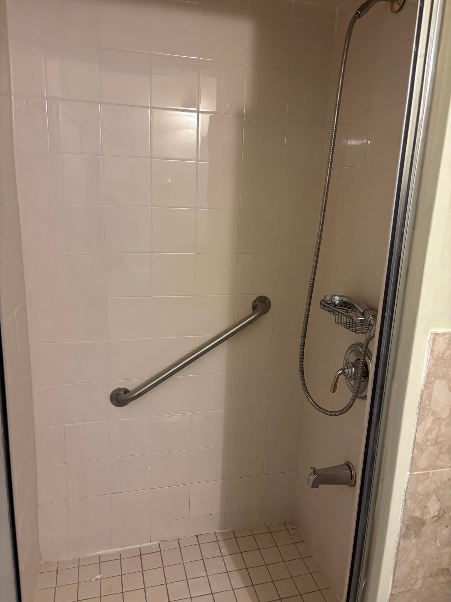 Building Photo - 6736 N Kimball Ave