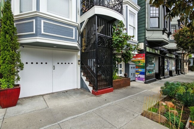 Building Photo - 148 Fillmore St
