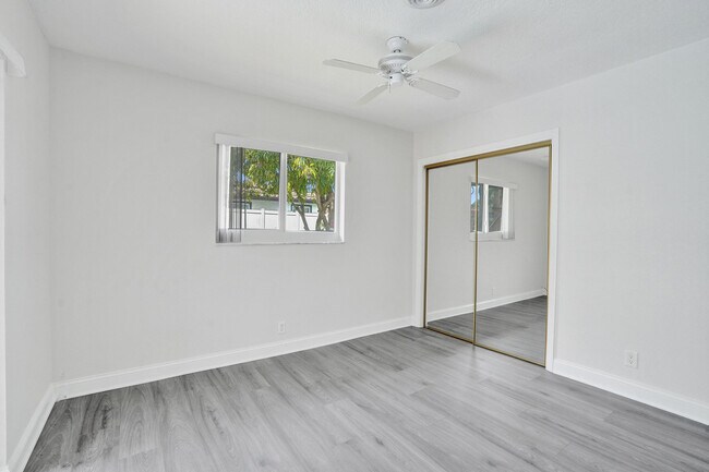 Building Photo - 4755 NE 23rd Ave