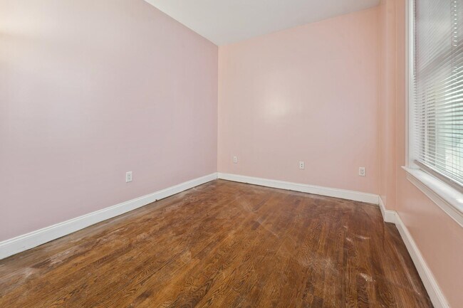 Building Photo - 16 Fisk St