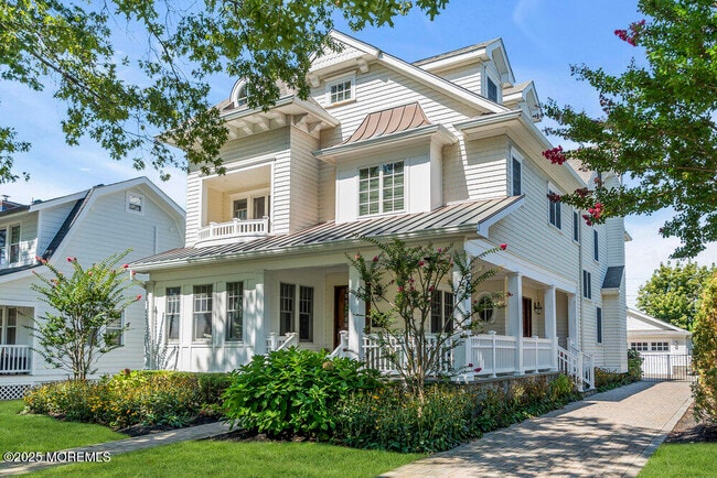 Building Photo - 420 Tuttle Ave