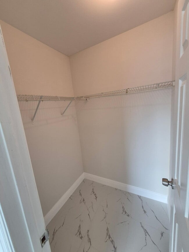 Building Photo - 3198 49th Ln S