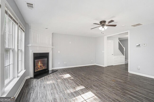 Building Photo - 3289 Saville St SW