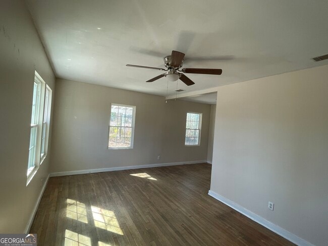 Building Photo - 712 Georgia Ave