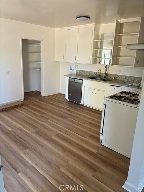 Building Photo - 863 Morada Pl