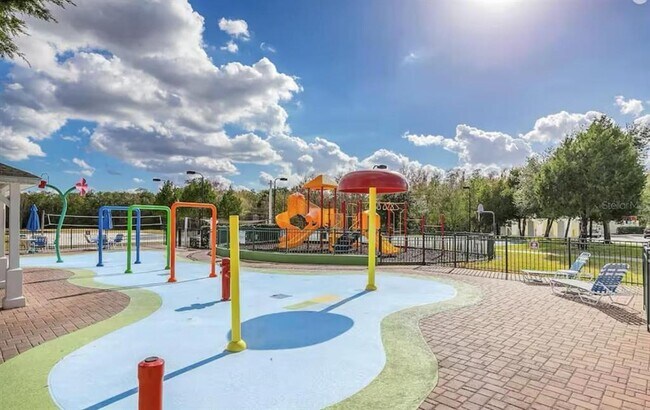Building Photo - 4560 Yellowgold Rd E