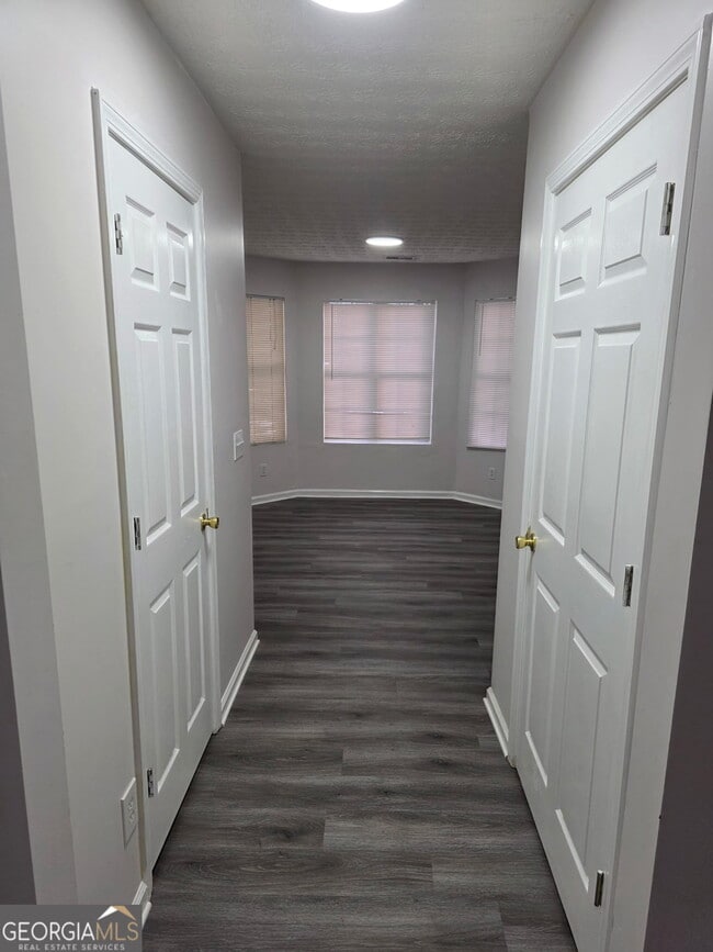 Building Photo - 1364 Hollenbeck Ln