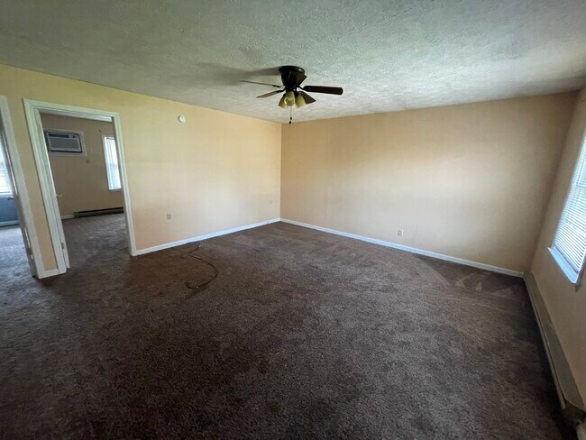 Building Photo - 201 W Main St