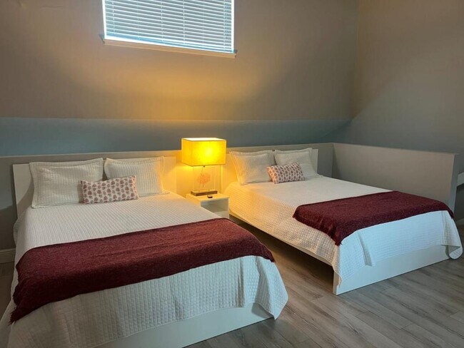 Building Photo - 354 Chandler St