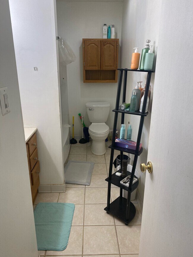 Building Photo - 48 Eaves Mill Rd