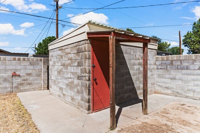 Building Photo - 3013 Gantt Ave