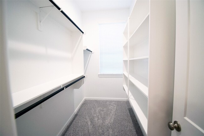 Building Photo - 9442 Starlight Oak Dr