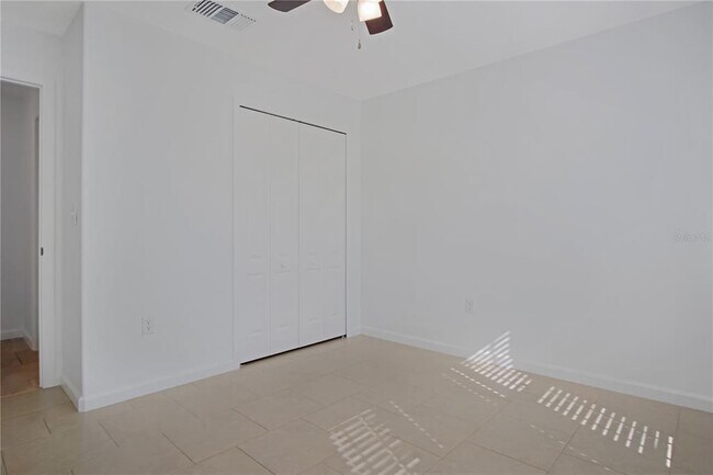 Building Photo - 2034 Honeybell Ave
