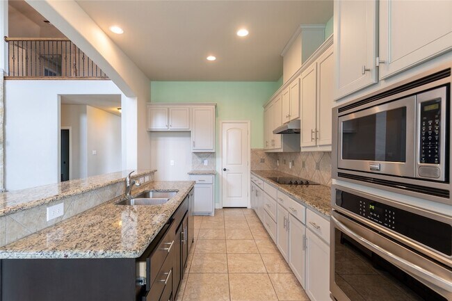 Building Photo - 3312 Blue Jay Ln