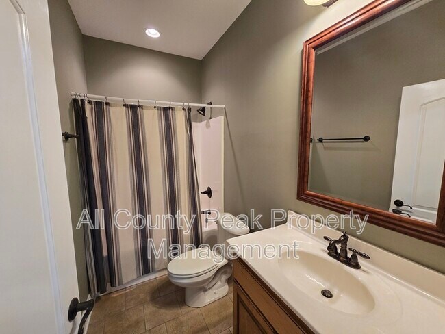 Building Photo - 216 Shady Ridge Ln