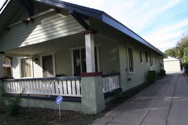 Building Photo - 1139 N Sierra Bonita Ave