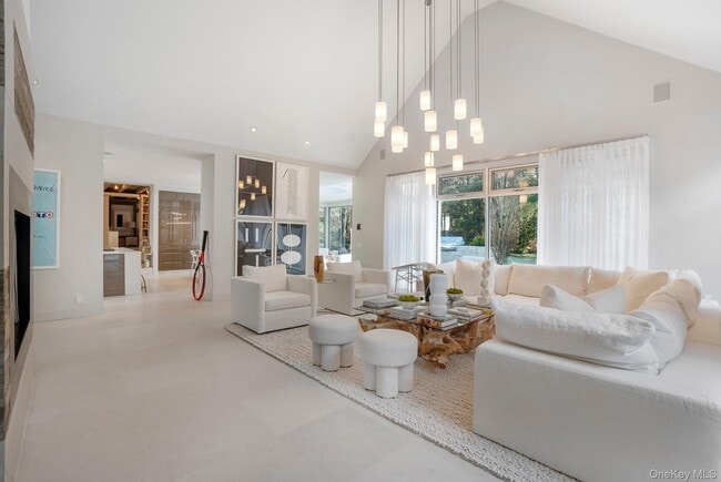 Building Photo - 7 Rolling Wood Ln