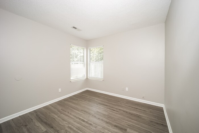 Building Photo - 5104 Southside Dr