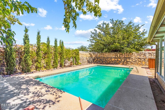 Building Photo - 10325 Cardigan Dr