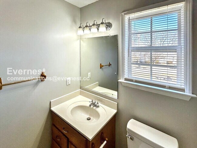 Building Photo - Limited Time Special Offer! / Spacious 3 Bed, 2 Bath Home with Deck, Patio, and Attached Garage