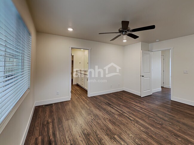 Building Photo - 19220 16th Ave Ct E