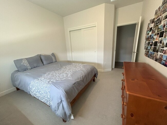 Building Photo - 5 Bed/3 Bathroom house in America Fork