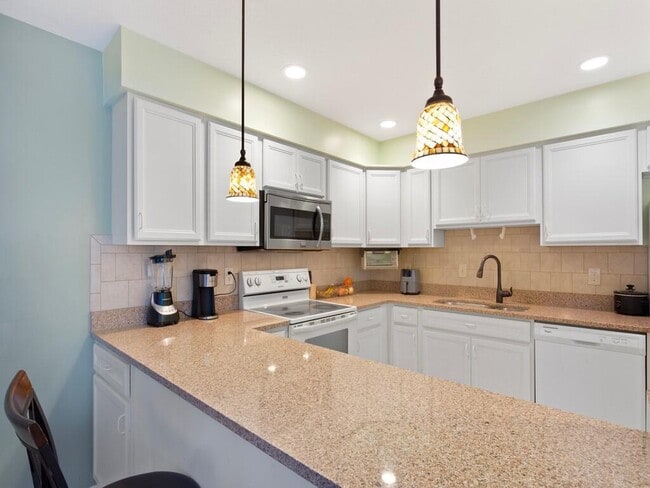 Building Photo - 1607 Laurel Leaf Ln